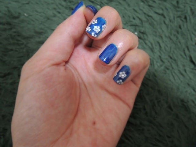 Simple Floral Nail Art Designs